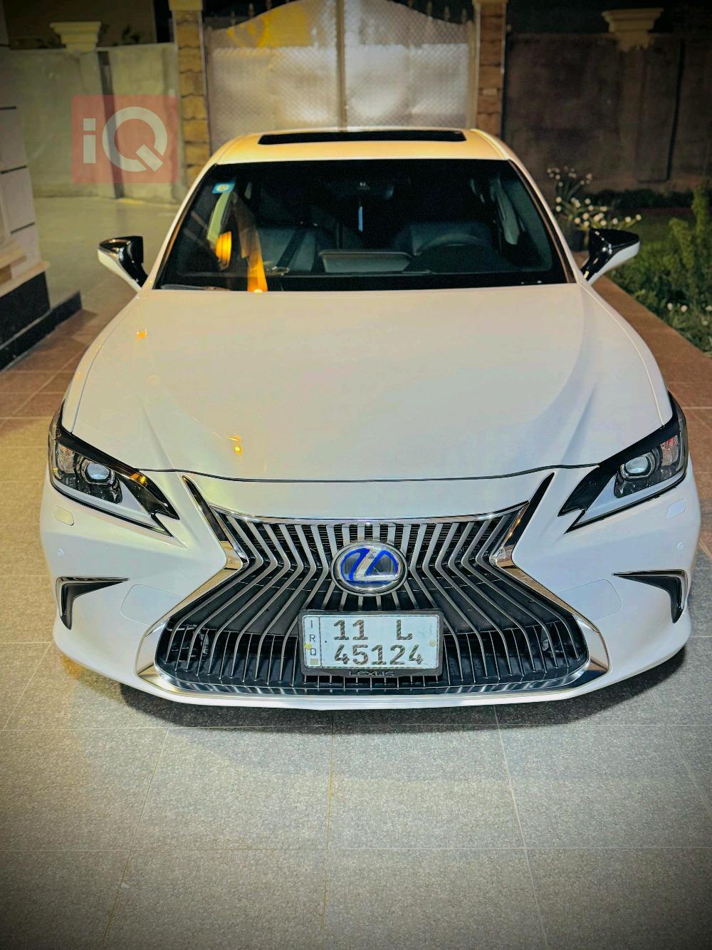 Lexus ES